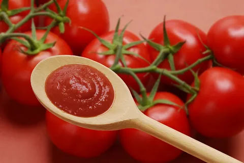 تصویر 2 از رب گوجه فرنگی ممتاز رضوی محصولی طبیعی و خوش‌ طعم